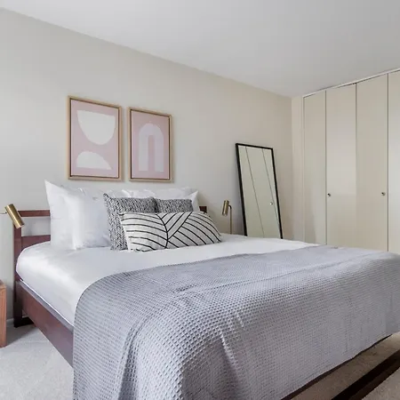 Lakeview 1br W Rooftop Pool Nr Wrigley Field Chi-378 Apartment Chicago