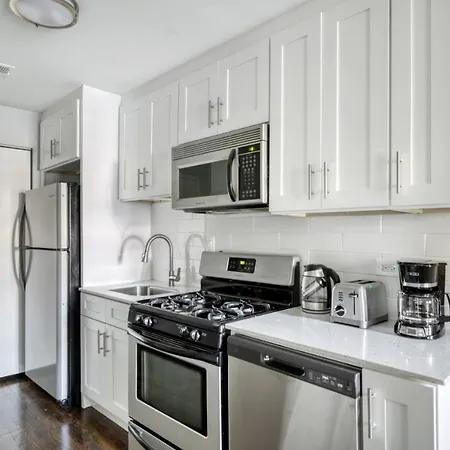 Lakeview 2br W Wd Pool 3 Blocks To Lakefront Chi-484 Apartment *