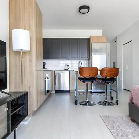 W Loop W Gym Pool Coworking Nr Uic Chi-397