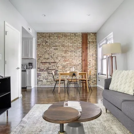 Apartment Lakeview 2br W Wd Pool 3 Blocks To Lakefront Chi-484 *
