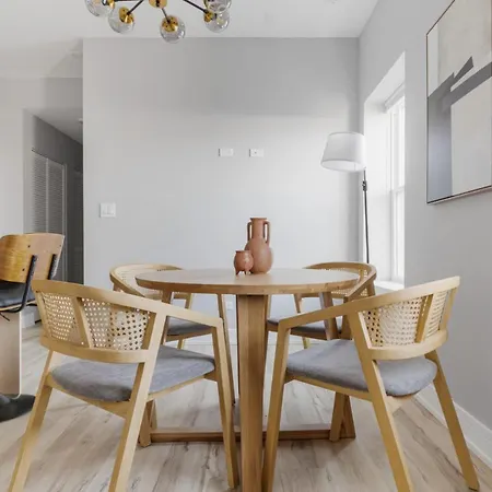 Edgewater 2br Nr Loyola Red Line Chi-904 * Chicago