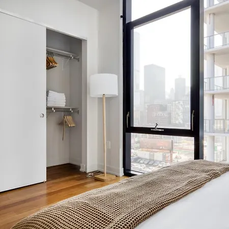 Apartment River North 1br W Gym Lounge Roof Nr Riverwalk Chi-901 Chicago