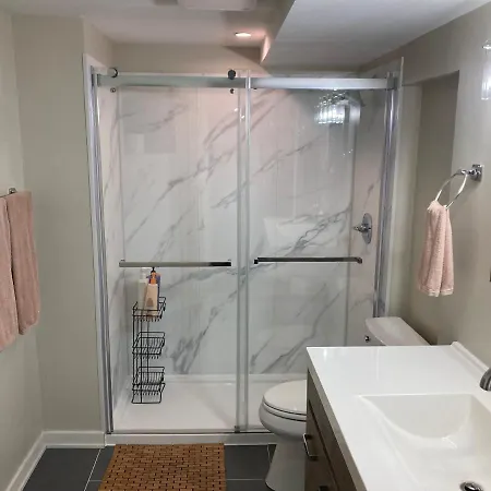 Close To Everything! Your Spacious Private Escape Chicago