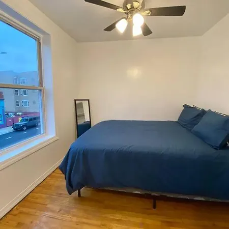 Spacious 5bd/2ba In Prime Logan Square Location! * Chicago