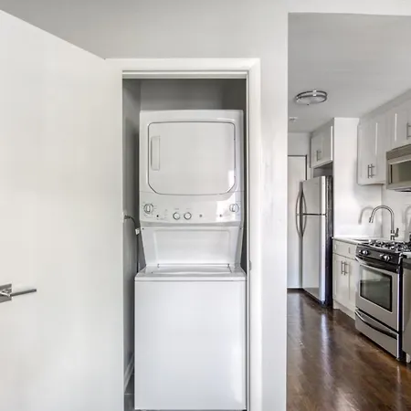 Apartment Lakeview 2br W Wd Pool 3 Blocks To Lakefront Chi-484
