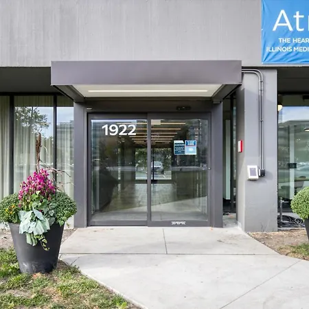 Medical District 2br W Gym Wd 1 Block To L Chi-428 Chicago