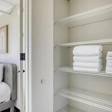 Medical District 1br W Gym Wd 1 Block To L Chi-464 Apartment *