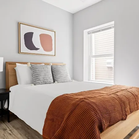 Edgewater 3br Nr Loyola Red Line Chi-906 *