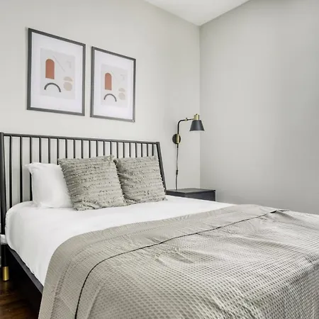 Lakeview 2br W Wd Pool 3 Blocks To Lakefront Chi-484 Apartment