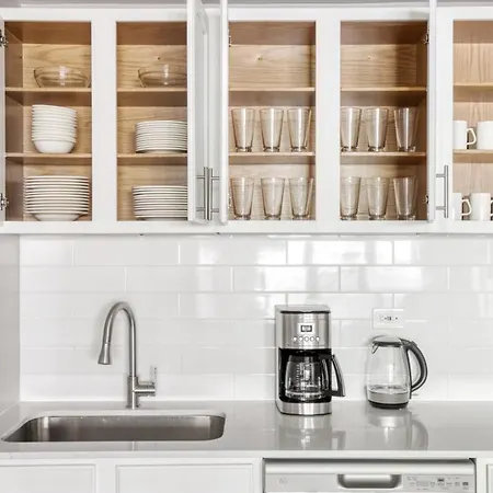 Apartment Lakeview 2br W Wd Bbq Nr Belmont L Chi-734 Chicago