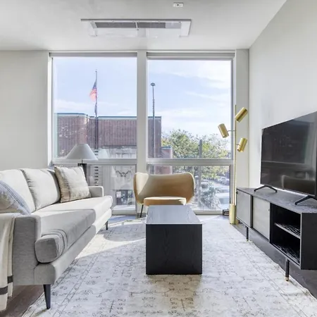 Apartment Logan Sq W Roof Gym 1 Block To L Chi-474 *