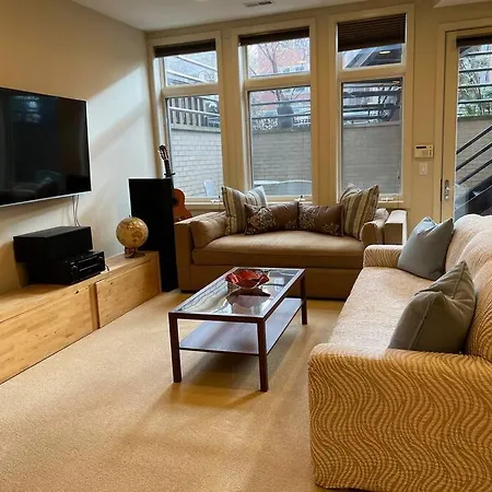 Beautiful Studio Great Location! Apartment *