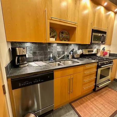Beautiful Studio Great Location! Apartment *