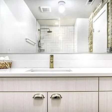 Wicker Park 1br W Wd 1 Block To L Six Corners Chi-420 * Chicago