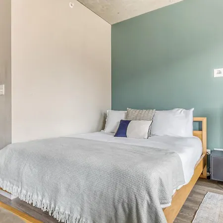 W Loop Studio W Pool Gym Wd Nr The L Chi-190 Apartment Chicago