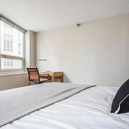 Apartment River N 2br W Gym Wd Nr Magnificent Mile Chi-160 *