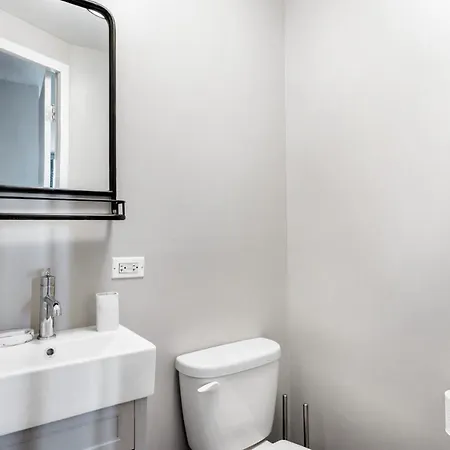Edgewater 2br Nr Michigan Chi-925 * Chicago