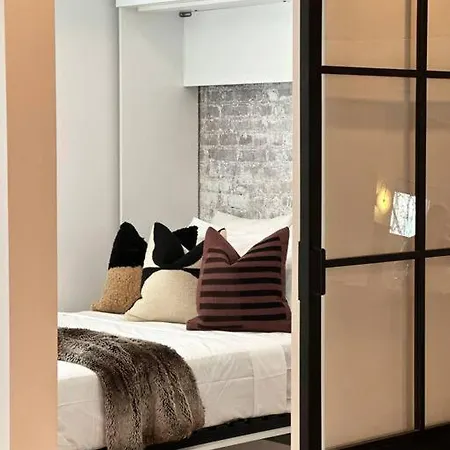 Holiday home Lincoln's Guesthouse-brand New & Amazing Location! Chicago