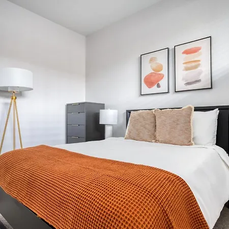 Bucktown 3br Near I-90 Chi-902 Apartment