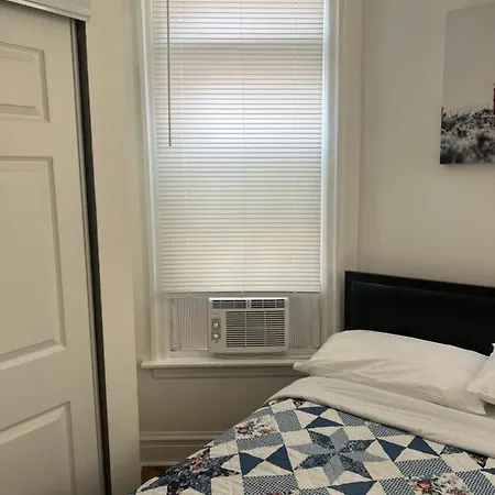 Hollywood Llc Homestay *