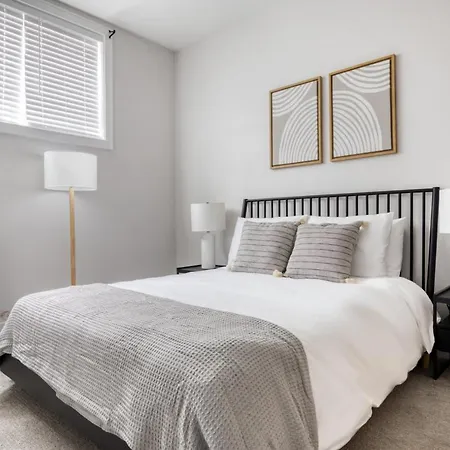 Apartment Bucktown 3br Near I-90 Chi-902