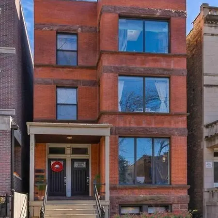 Wicker Park Walk Up