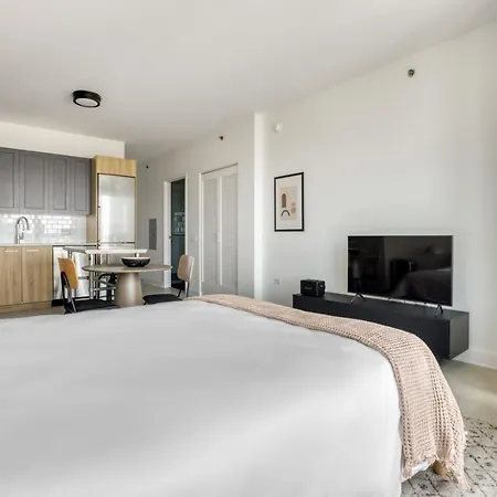 W Loop Studio W Gym Coworking Nr Uic Chi-752 *