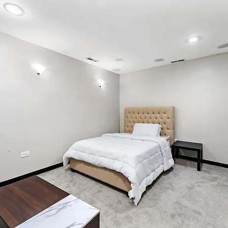 Lavish Near Downtown & Sox #g Apartment Chicago