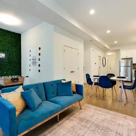 Homestay Queen Bed In A Modern Apt With Games Chicago