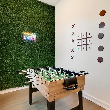 Homestay Queen Bed In A Modern Apt With Games *