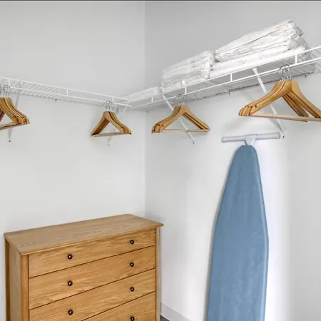 W Loop 1br W Gym Pool In Heart Of Greektown Chi-533 Apartment