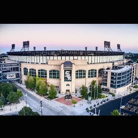 Lavish Near Downtown & Sox #g *