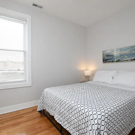 Contemporary In Irving Park *