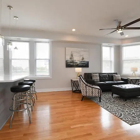 Contemporary In Irving Park Chicago