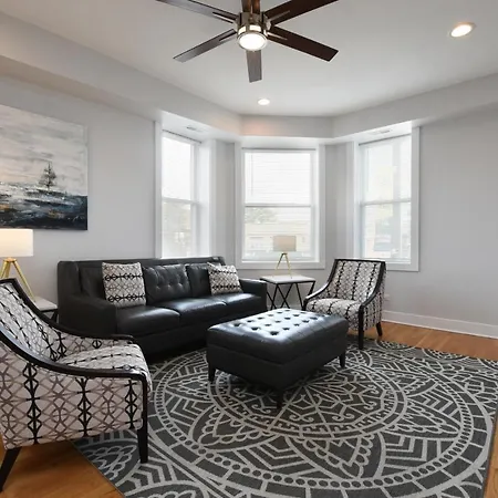 Contemporary In Irving Park