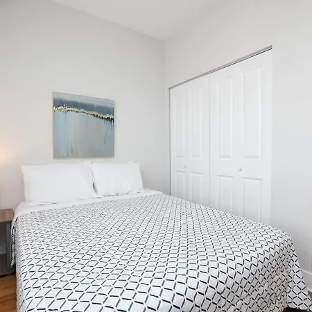 Contemporary In Irving Park *