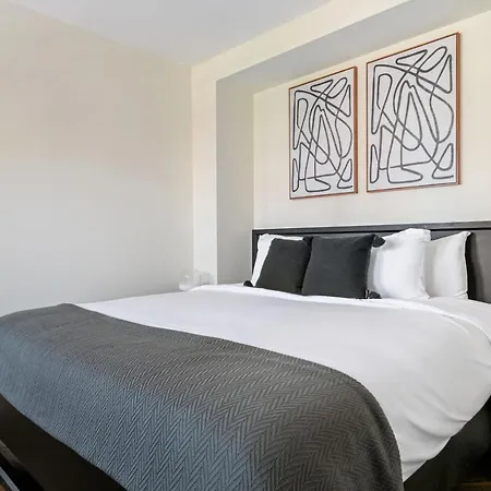 Apartment Gold Coast 1br W Grills Gym Nr Shops Park Chi-949