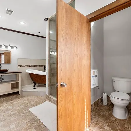 Lavish Mini Mansion Near Sox & * Chicago