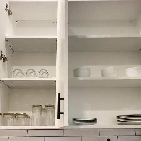Stylish & Fully Furnished 3br Apt With Laundry Lawndale 2- Moved Inventory