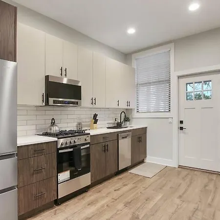 Stylish & Fully Furnished 3br Apt With Laundry Lawndale 2- Moved Inventory Apartment Chicago