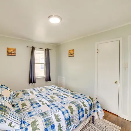 Convenient Vacation With Office! Chicago