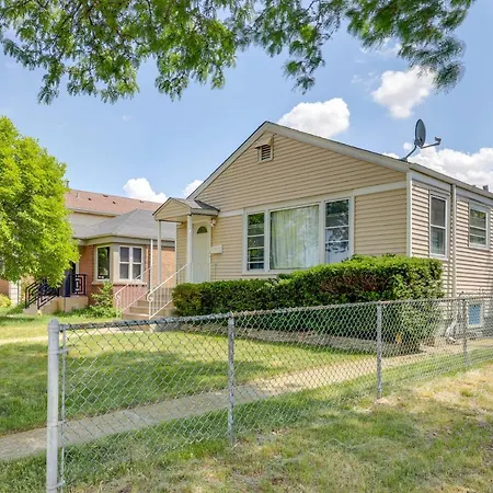 Convenient Vacation With Office! Holiday home Chicago