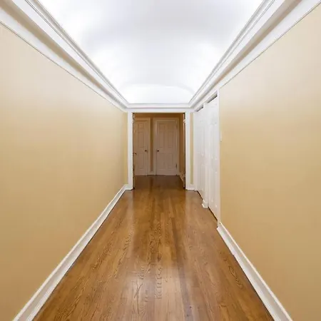 2 Blocks From 4 Bed 3 Bath Perfect For Groups Chicago