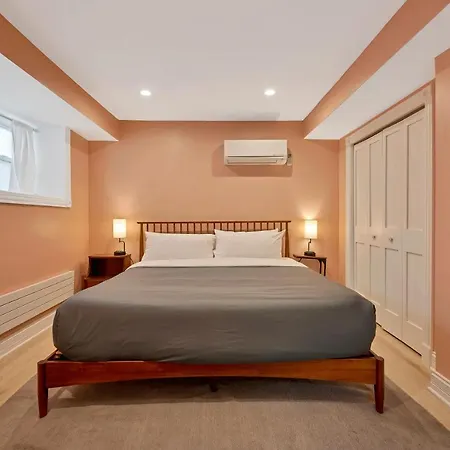 Apartment Newly Renovated 2bd Across From Palmer Square Park Chicago