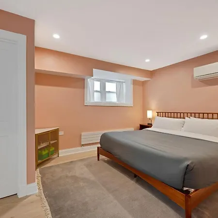 Newly Renovated 2bd Across From Palmer Square Park Apartment *