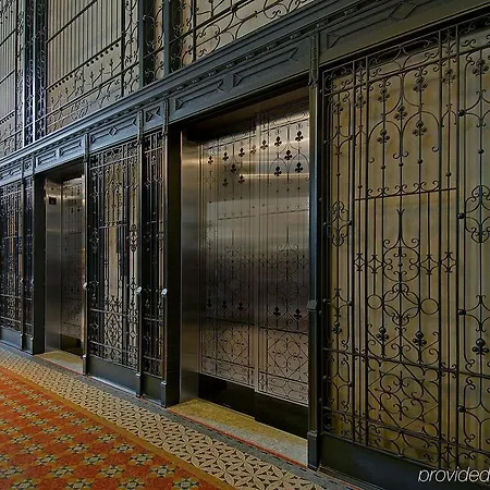 Staypineapple, An Iconic Hotel, The Loop Hotel Chicago