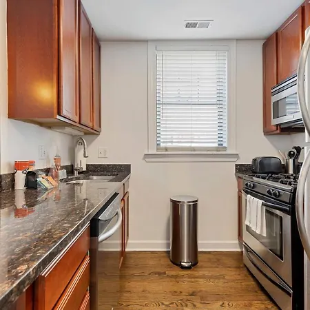 Modern Comfort 2 Bd In Iconic Lincoln Square Apartment Chicago