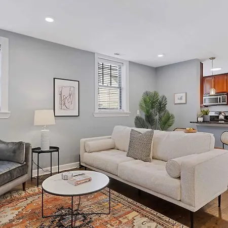 Modern Comfort 2 Bd In Iconic Lincoln Square Apartment Chicago