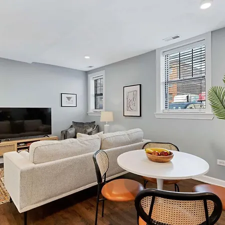 Modern Comfort 2 Bd In Iconic Lincoln Square Chicago
