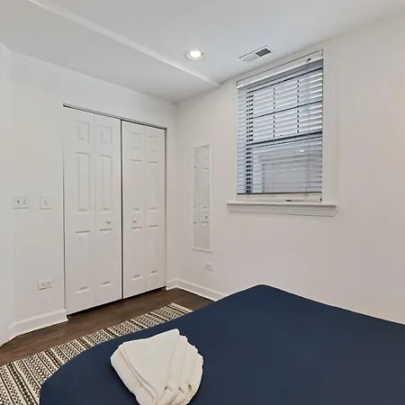 Modern Comfort 2 Bd In Iconic Lincoln Square * Chicago